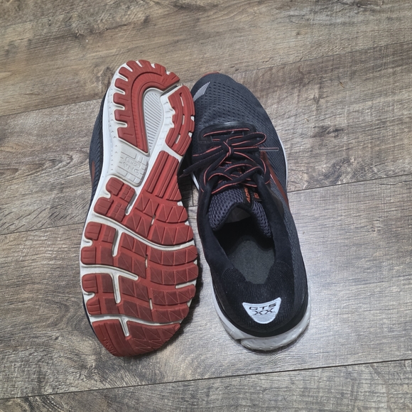 Brooks Adrenaline Black and Red Sneaker Men Size 11.5 - Picture 15 of 15